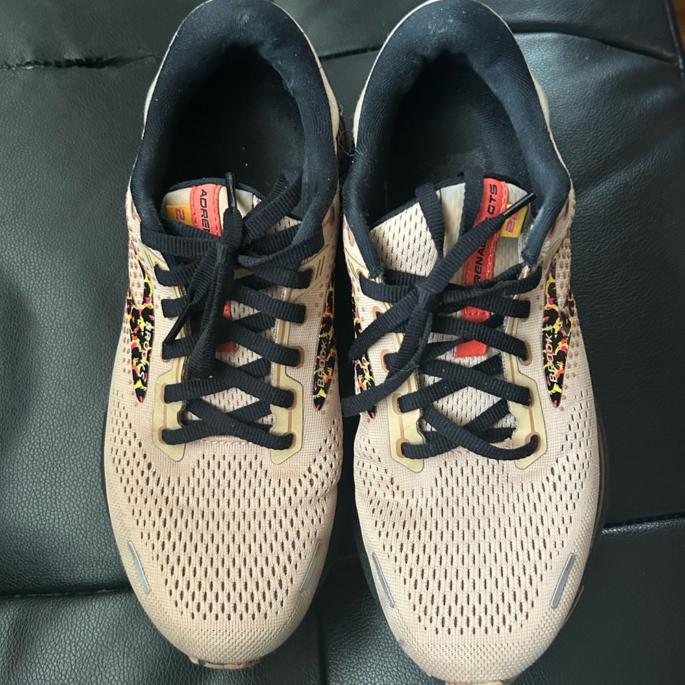 Brooks Beige and Black Women's Sneakers